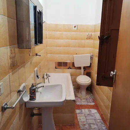 Private House With Private Entrance Chorio